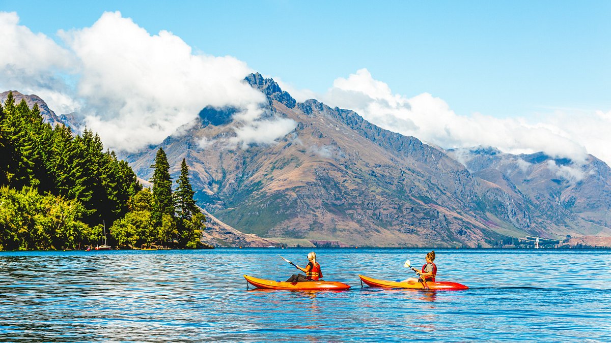 Tongariro Alpine Guided Walk + National Park – Rotorua (2.5hrs)