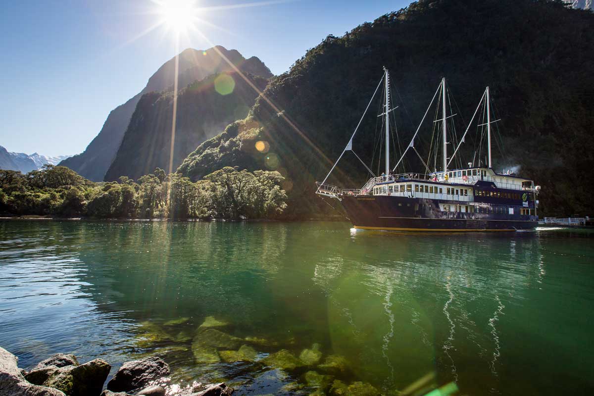 Queenstown – Mild Ford sound cruise (5.5hrs) – Queenstown