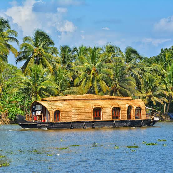 Thekkady – Alleppey ( 140Km/ 4 Hours )