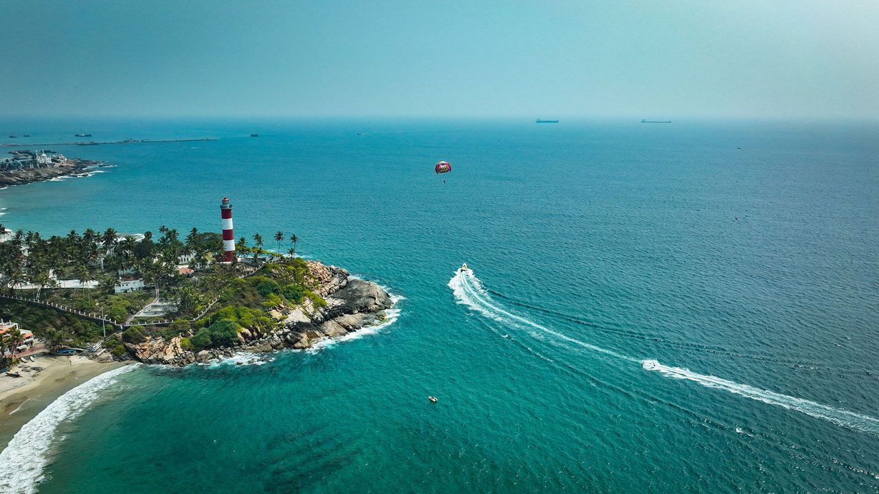 Varkala to Kovalam (Approx. 55 km / 1.5 hrs)