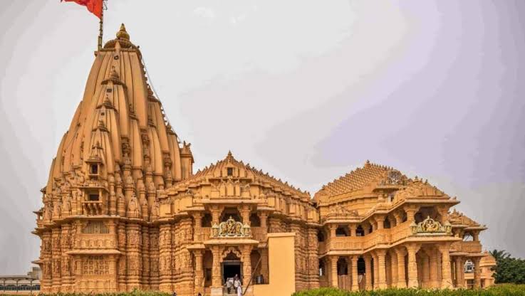 Dwarka – Somnath (Approx. 235 km | 4.5–5 hrs)