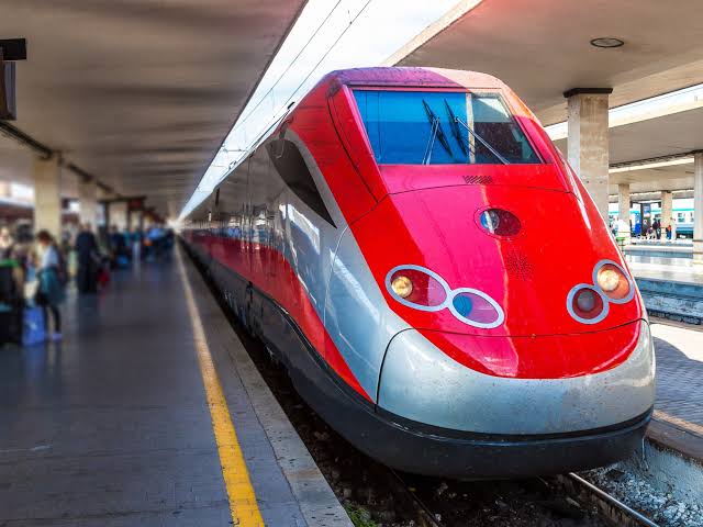 VENICE TO ROME BY TRAIN + VATICAN CITY TOUR